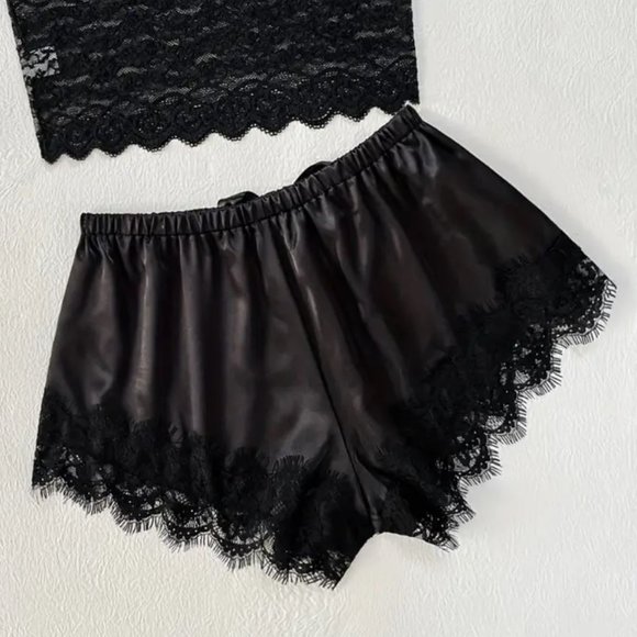 Elegant Black Lace Pajama Set - Picture 3 of 12